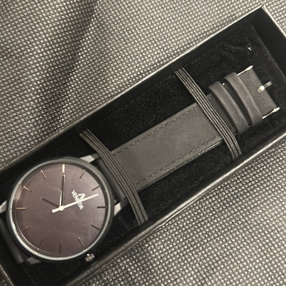 Watch - Picture 2 of 2